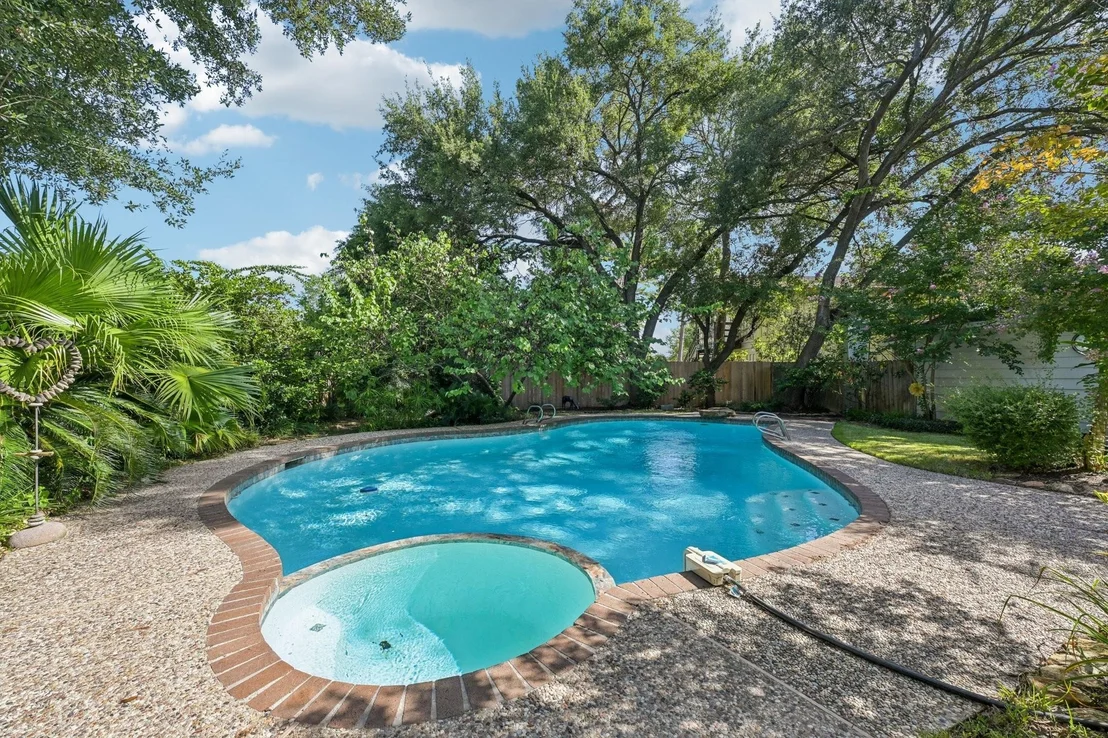 Photo of 11003 Overbrook Lane