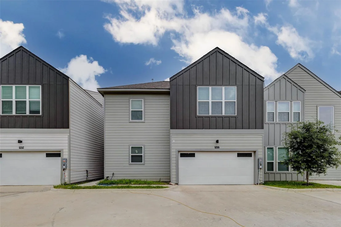 Photo of 5705 Elysium Street