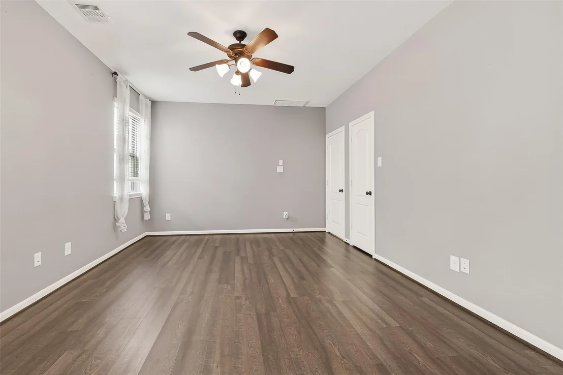 Photo of 6018 Gracys Landing Ln