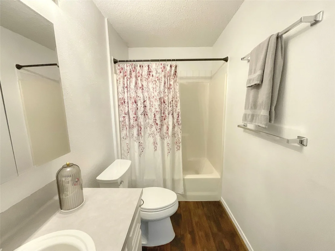 Photo of 1155 Holbech Lane