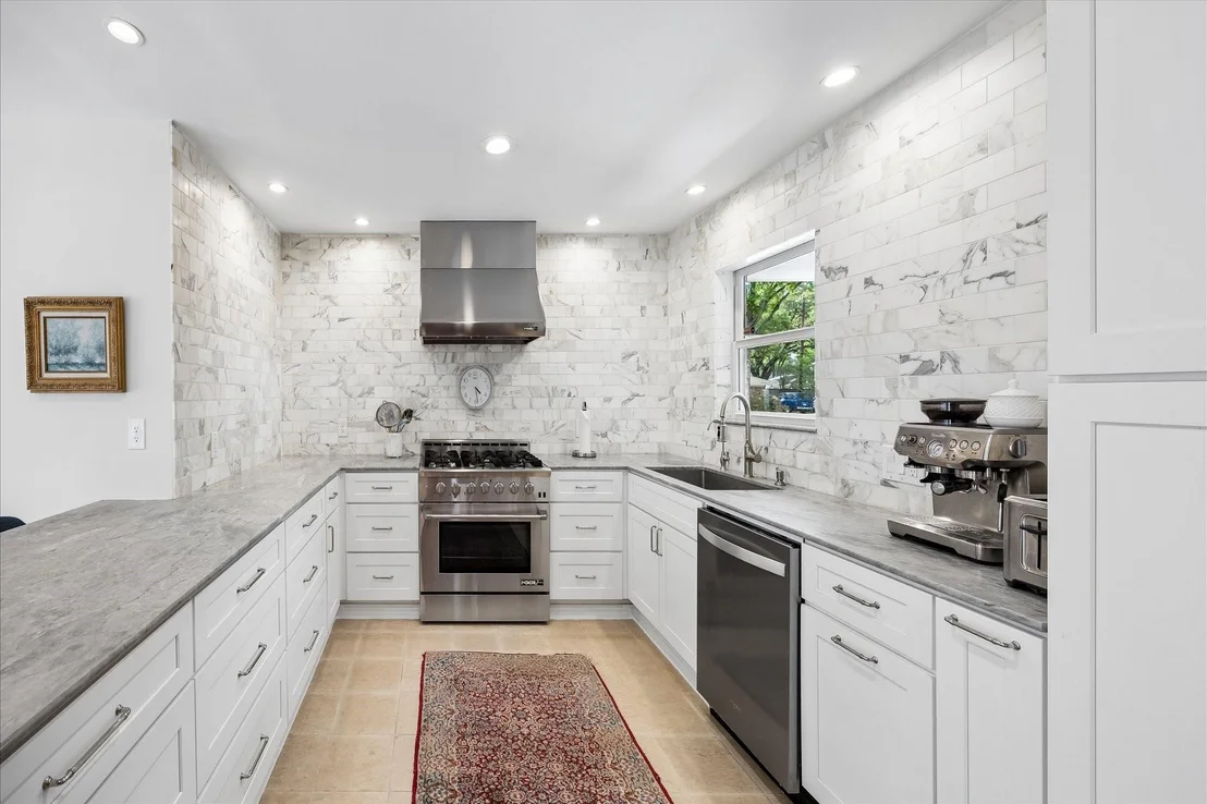 Photo of 1715 Briarpark Drive