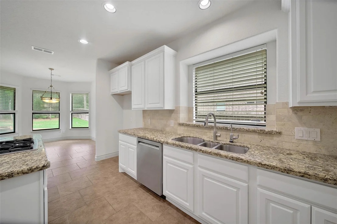 Photo of 40503 Manor Drive
