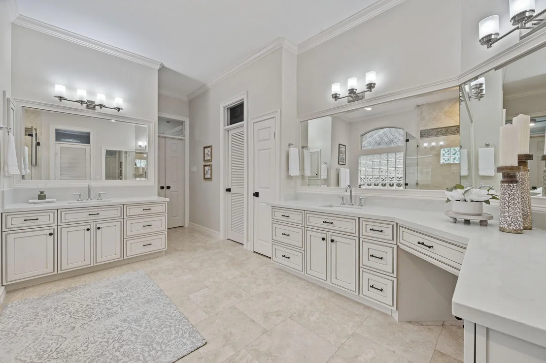 Photo of 63 W Horizon Ridge Place