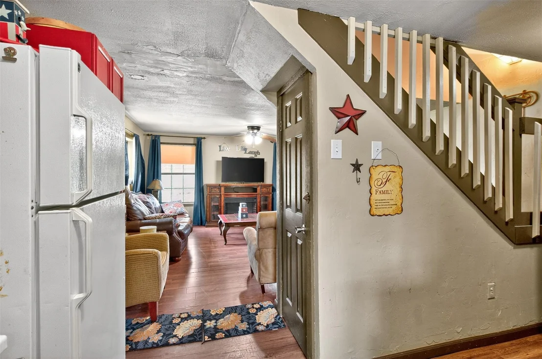 Photo of 702 Birch Hollow Drive