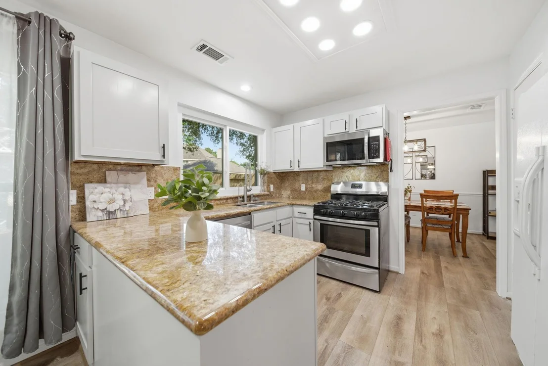 Photo of 815 Sierra Lake Drive