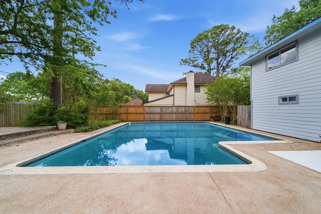 Photo of 8131 Theisswood Road