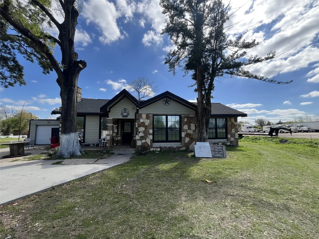 Photo of 925 Lear Street