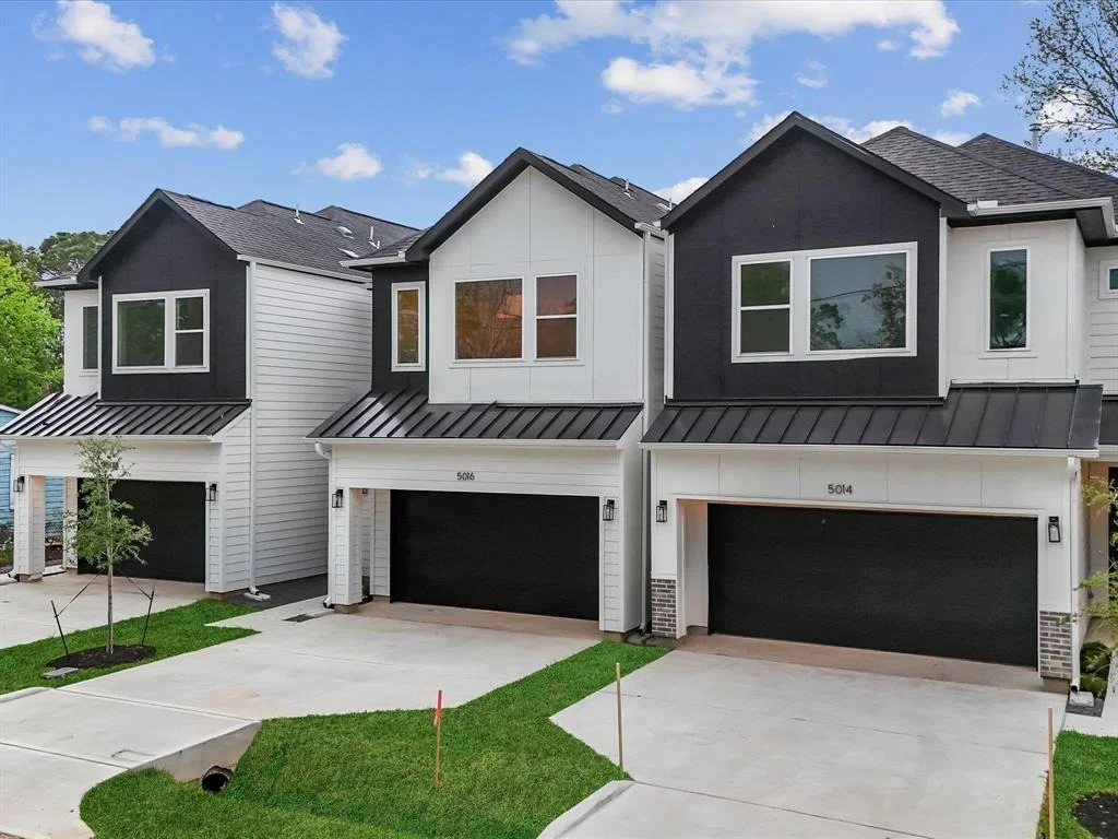 Photo of 5014 Golden Forest Drive