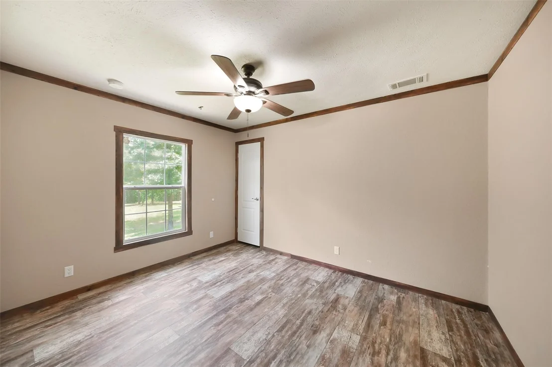 Photo of 577 Winding River Road