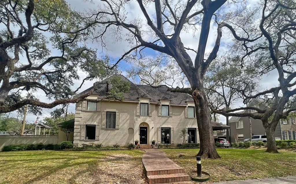 Photo of 5303 Cherokee Street