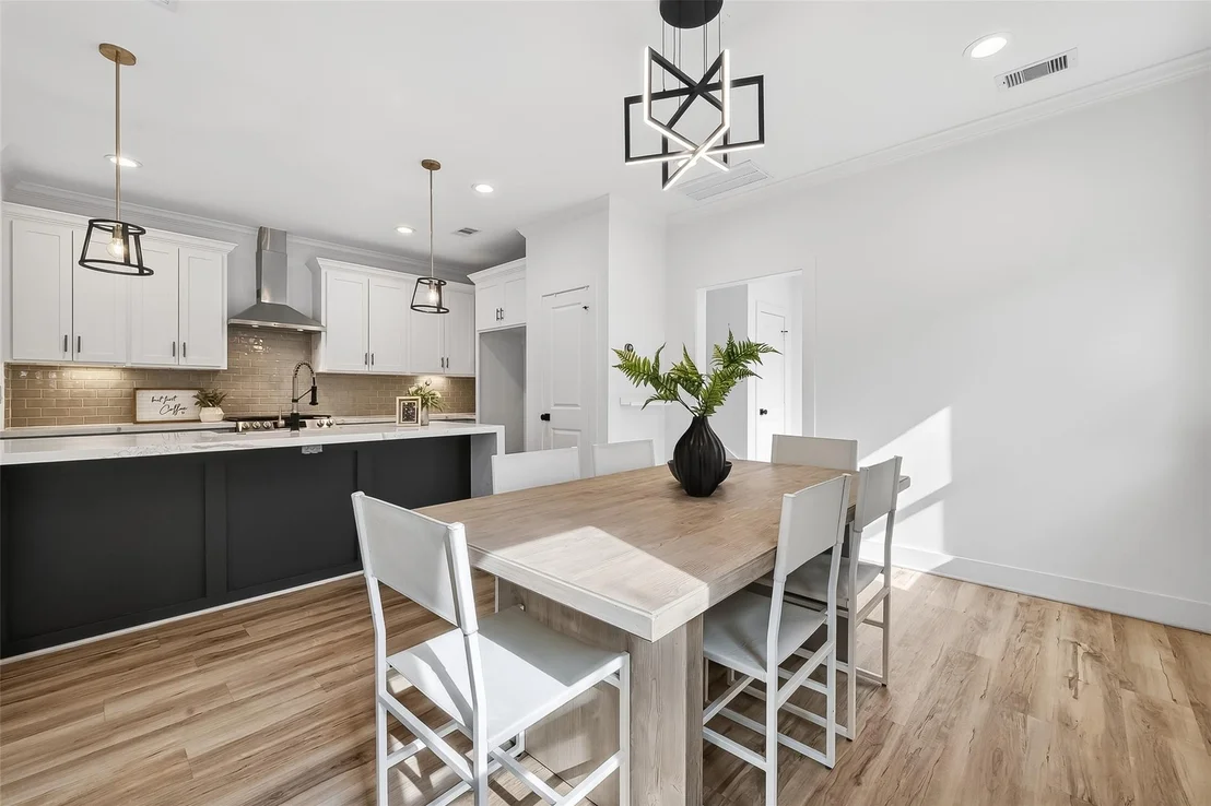 Photo of 3323 Cornell Street