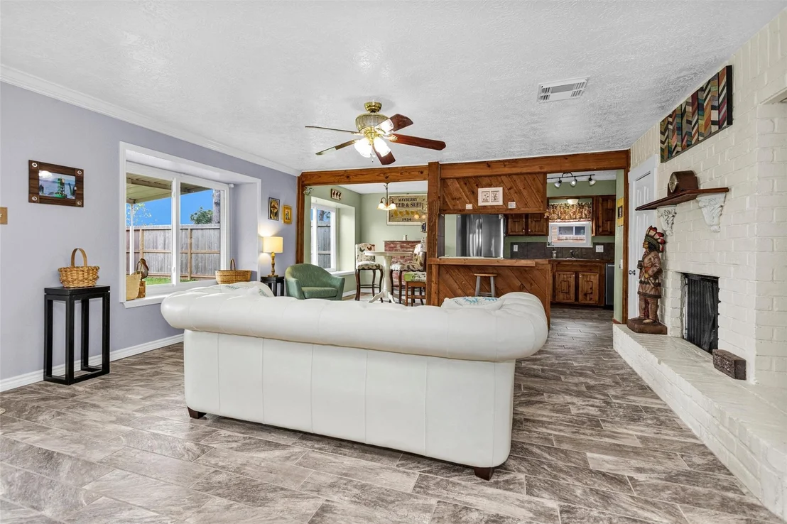 Photo of 8422 Oakhaven Road