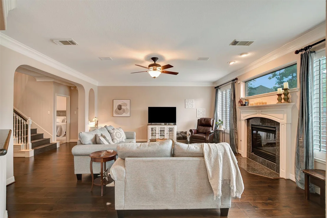 Photo of 15918 Lake Loop Drive