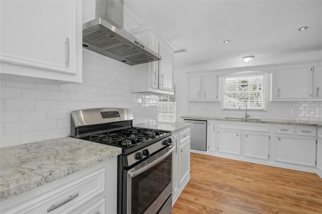 Photo of 1618 W 10th Street