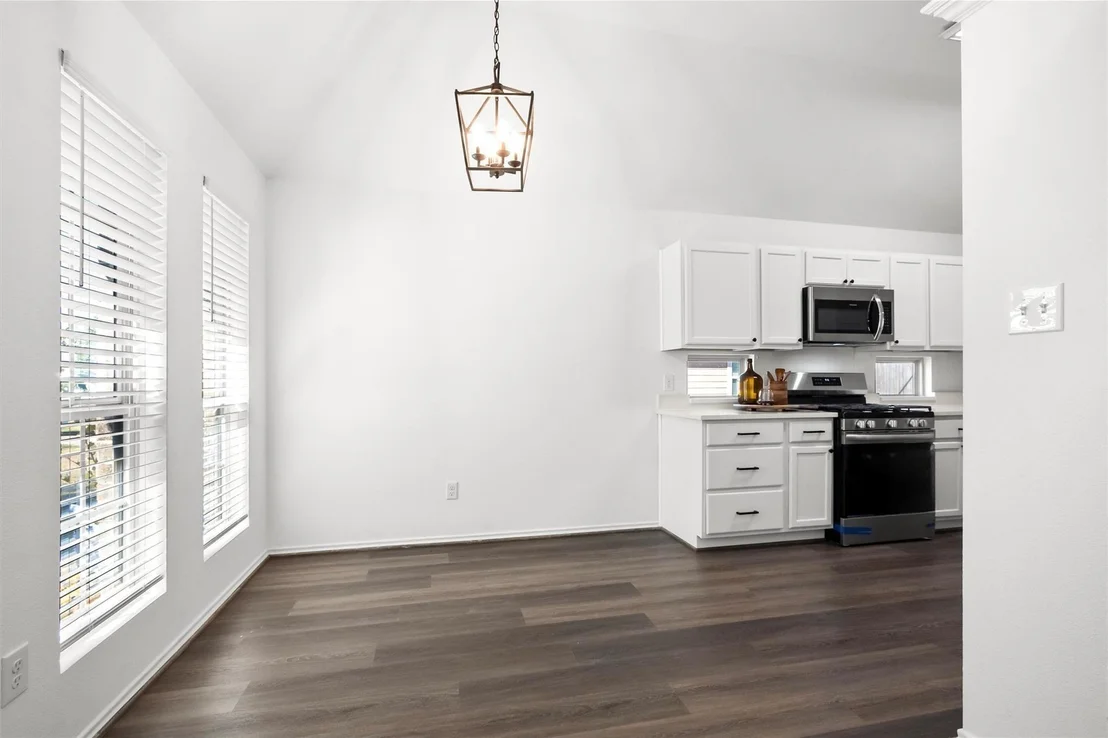 Photo of 706 Heritage Drive