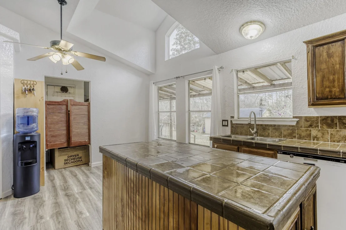 Photo of 414 County Road 4011