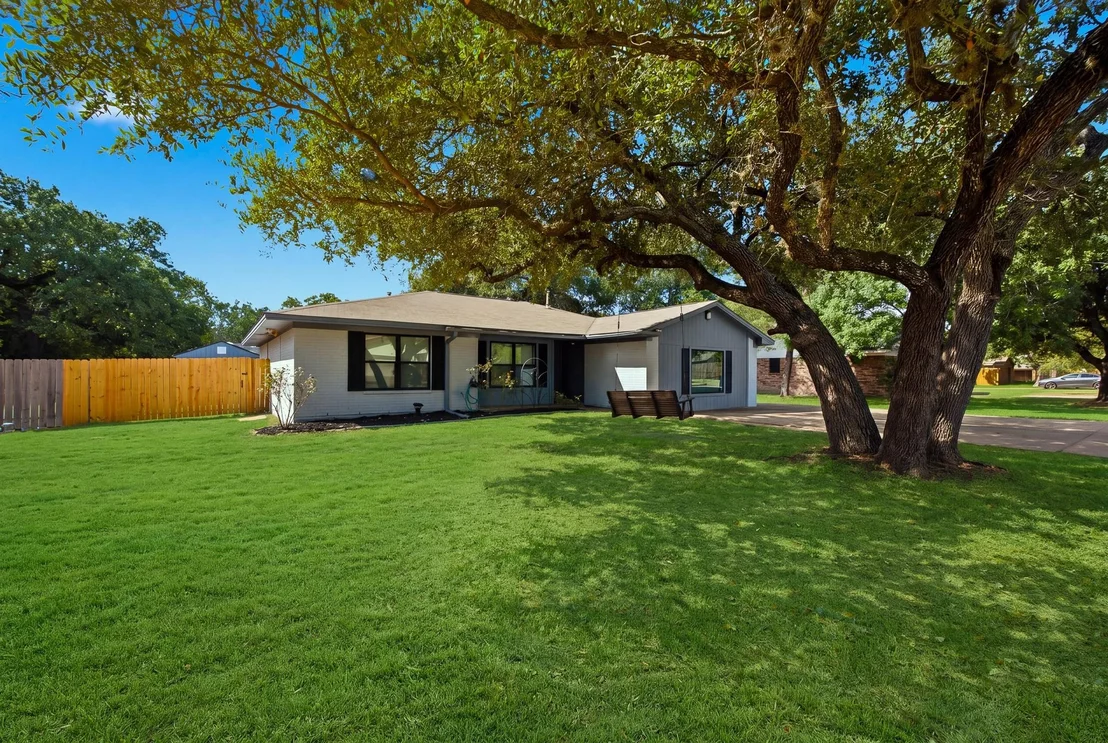 Photo of 1302 Hawk Tree Drive