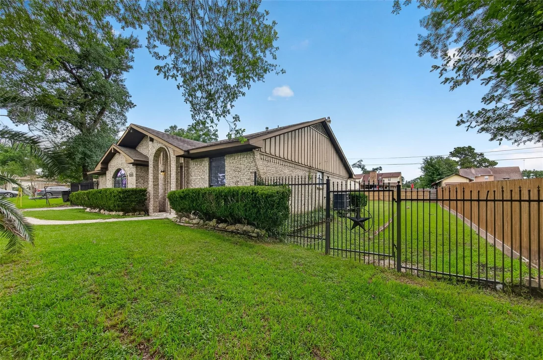 Photo of 12839 Eastbrook Drive