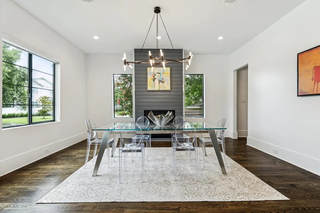 Photo of 1010 Waltway Drive