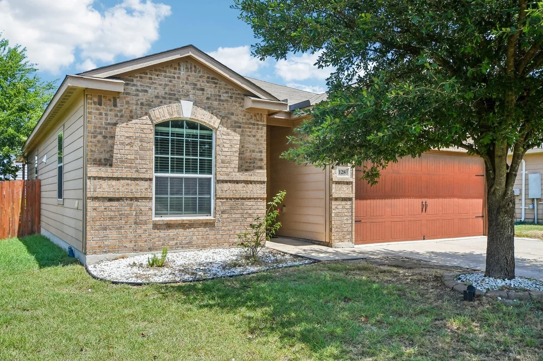 Photo of 128 Robertson Lane