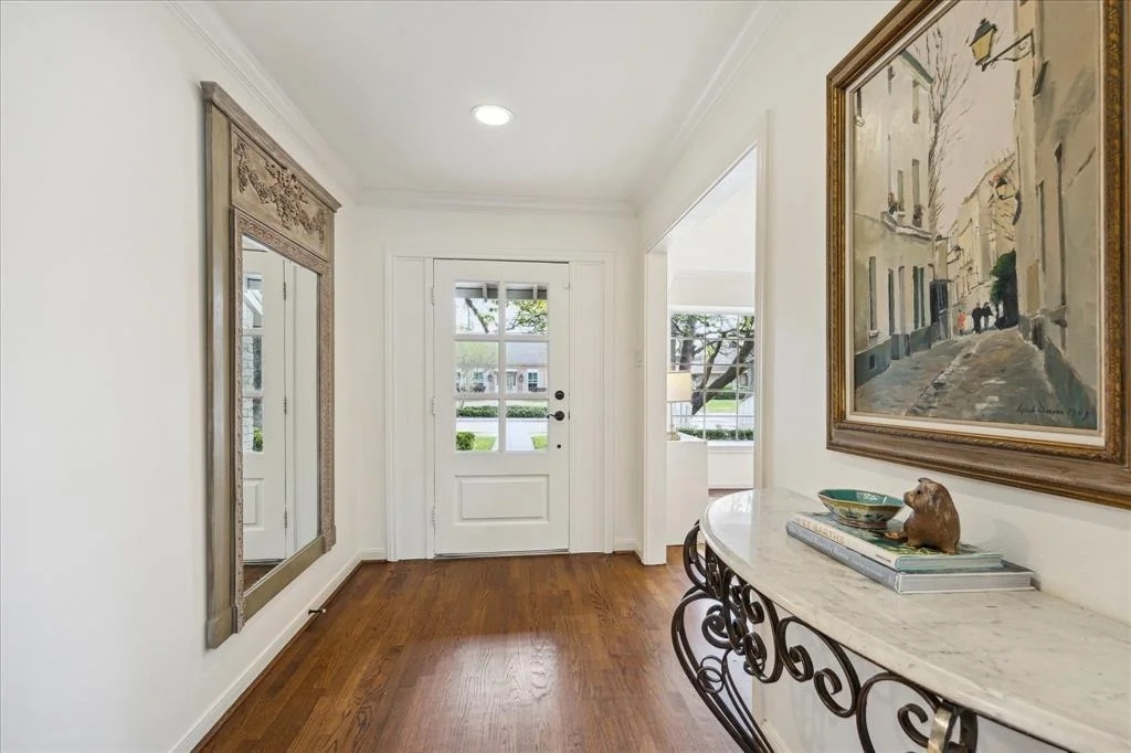 Photo of 8014 Meadowbriar Lane
