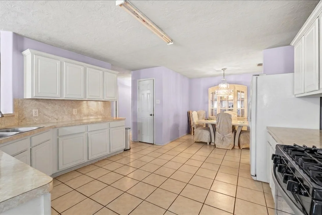 Photo of 8202 Greenleaf Street