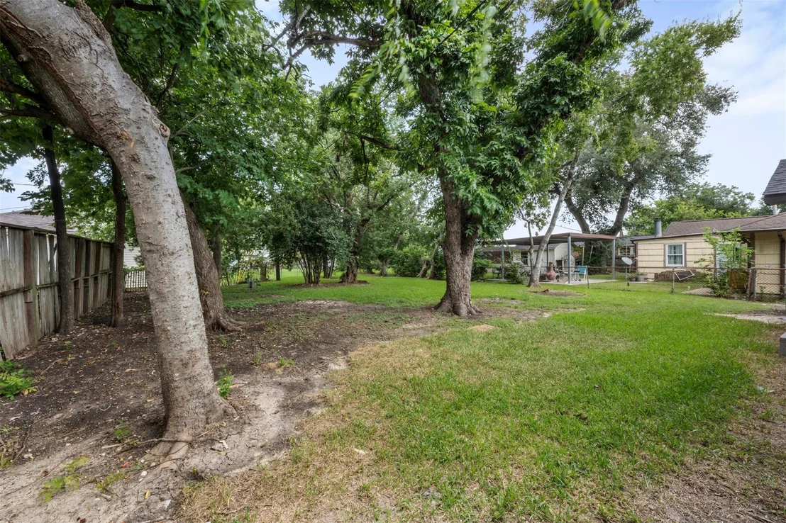 Photo of 1106 W Thomas Avenue