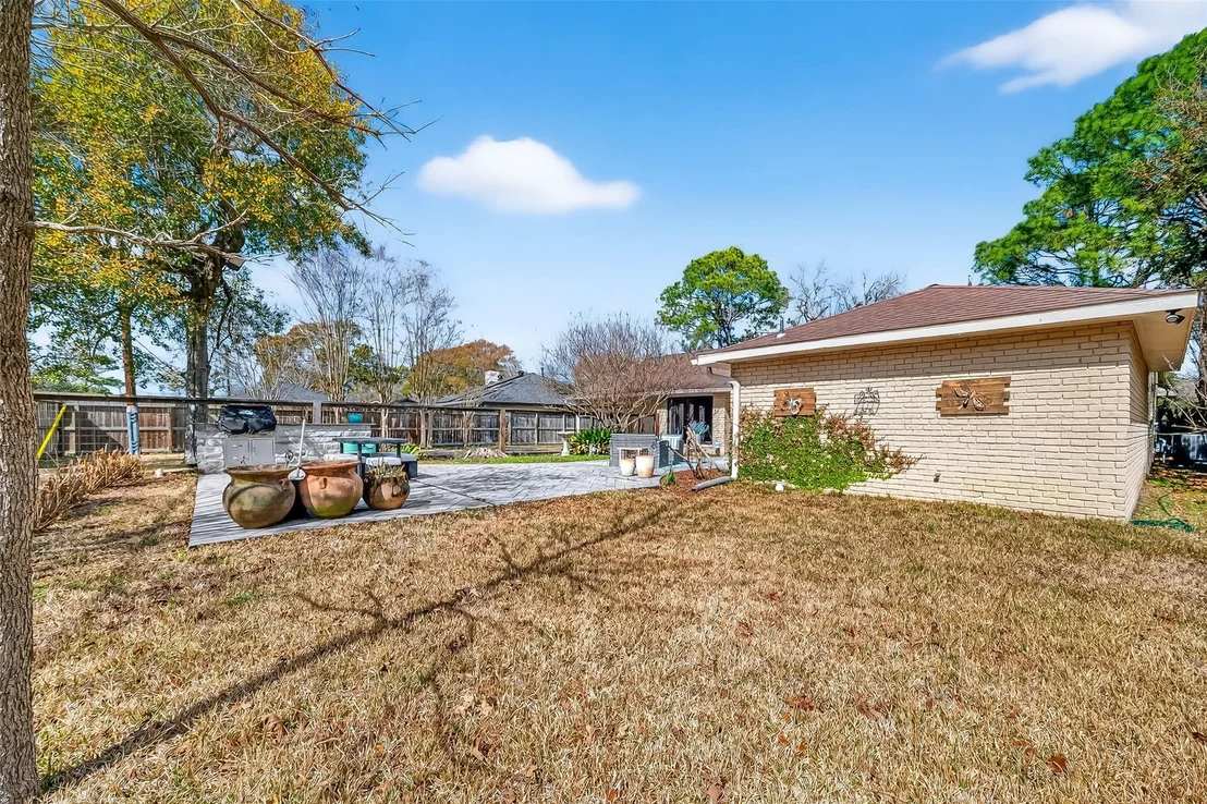 Photo of 5907 Beaudry Drive