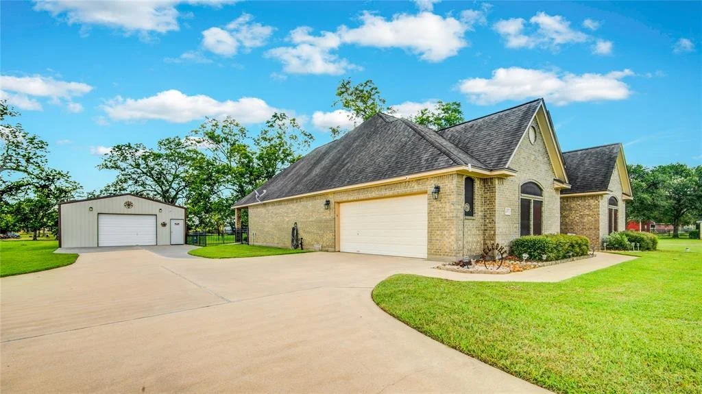 Photo of 425 Mill Road
