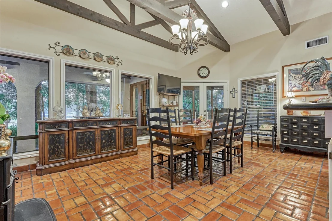 Photo of 1113 River Road