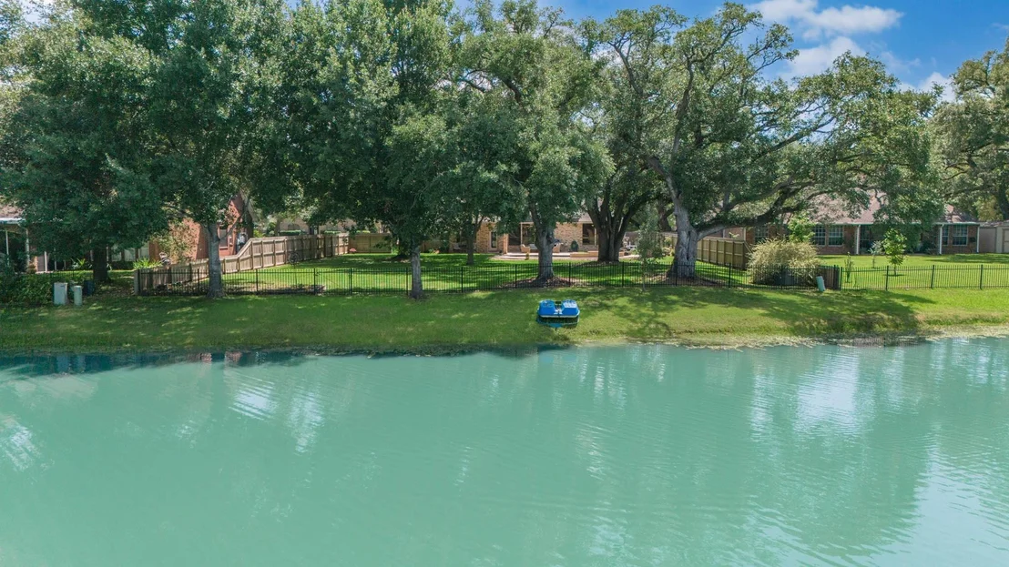 Photo of 805 Enchanted Oaks Drive
