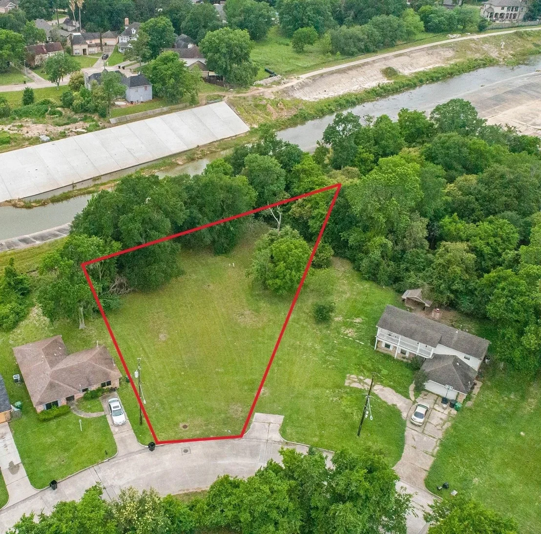 Photo of 6609 Bayou View Drive