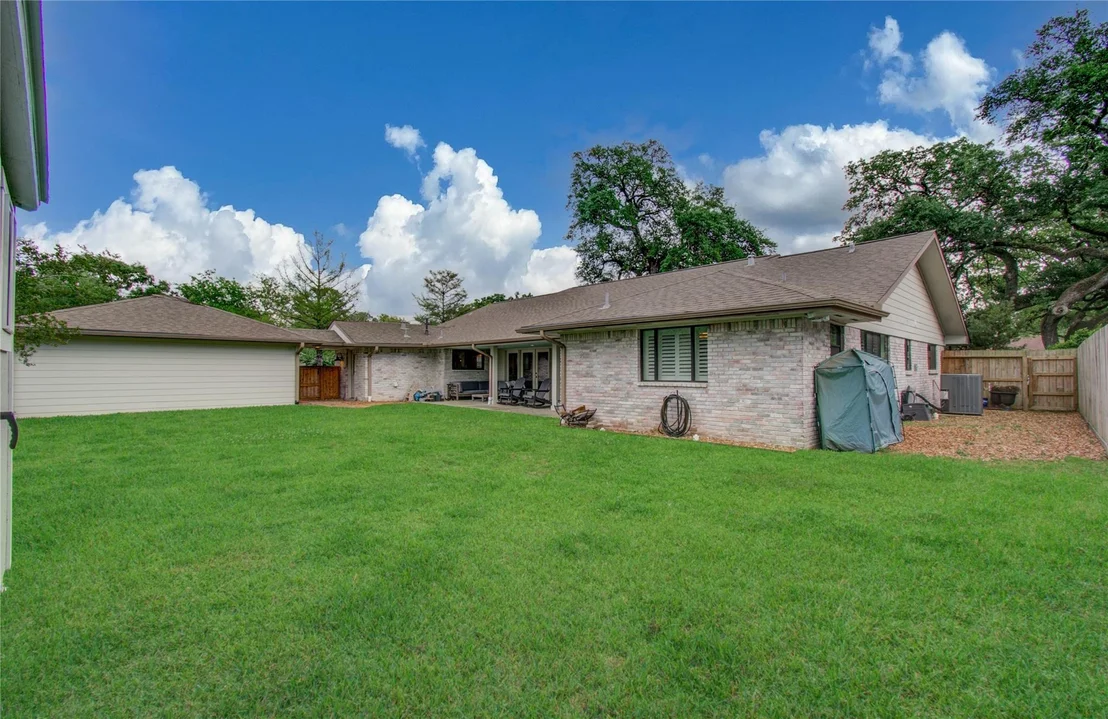 Photo of 10402 Hazelhurst Drive