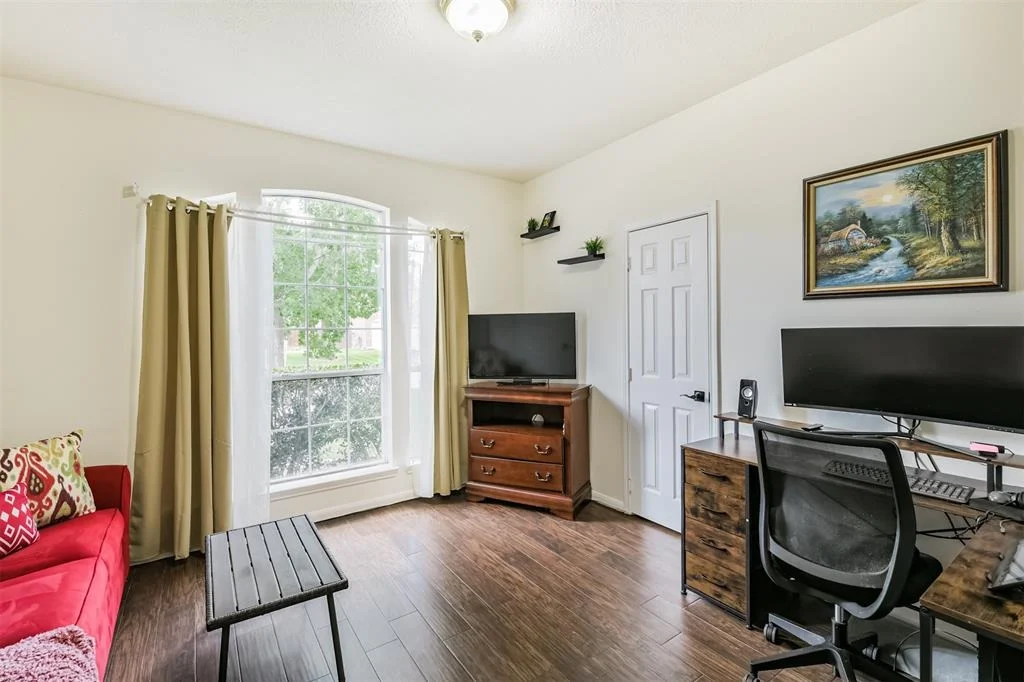 Photo of 9127 Memorial Valley Drive