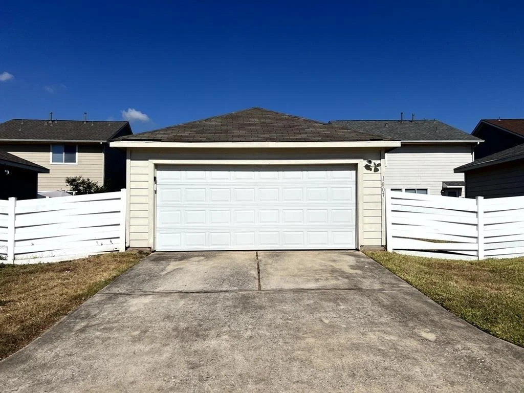 Photo of 1007 Grassy View Drive