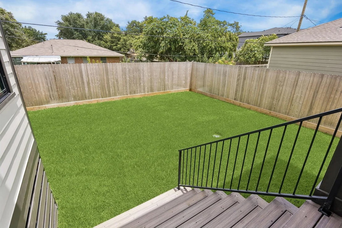 Photo of 2214 Chantilly Lane