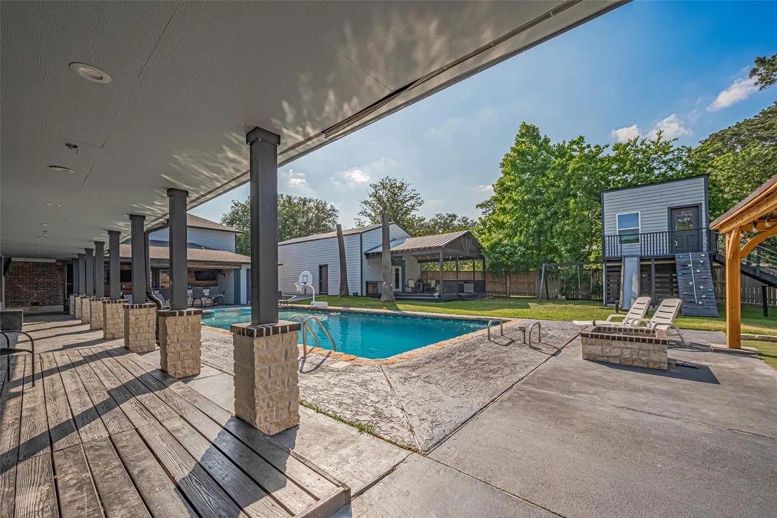 Photo of 218 Beaumont Drive
