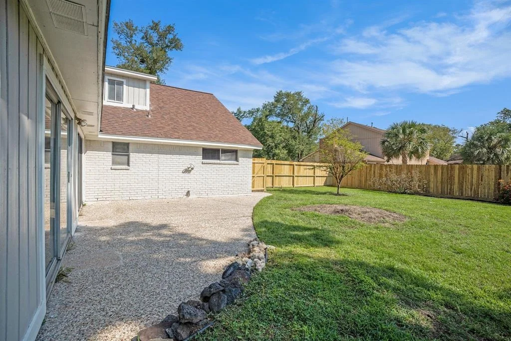 Photo of 223 Pin Oak Drive