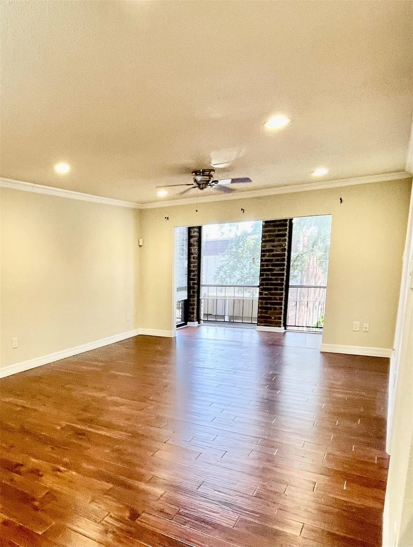 Photo of Unit 85 at 7575 Katy Freeway