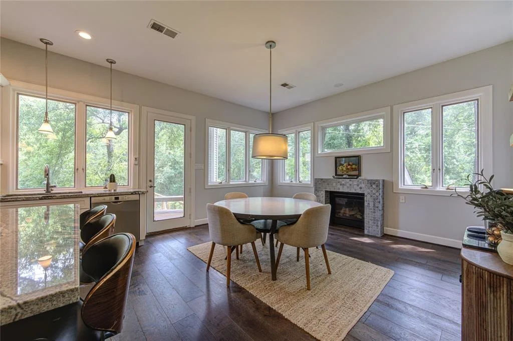 Photo of 1121 Lashbrook Drive