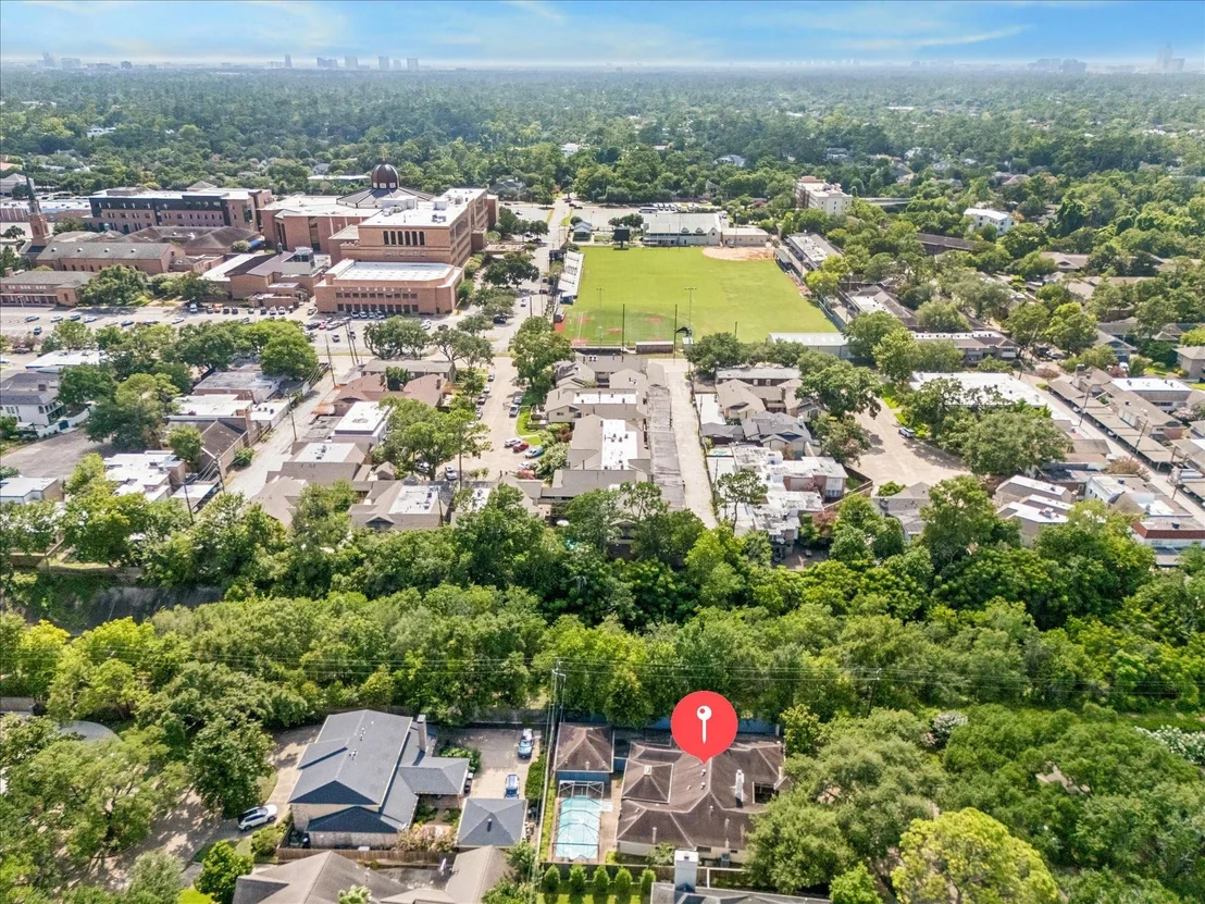 Photo of 802 Old Lake Road