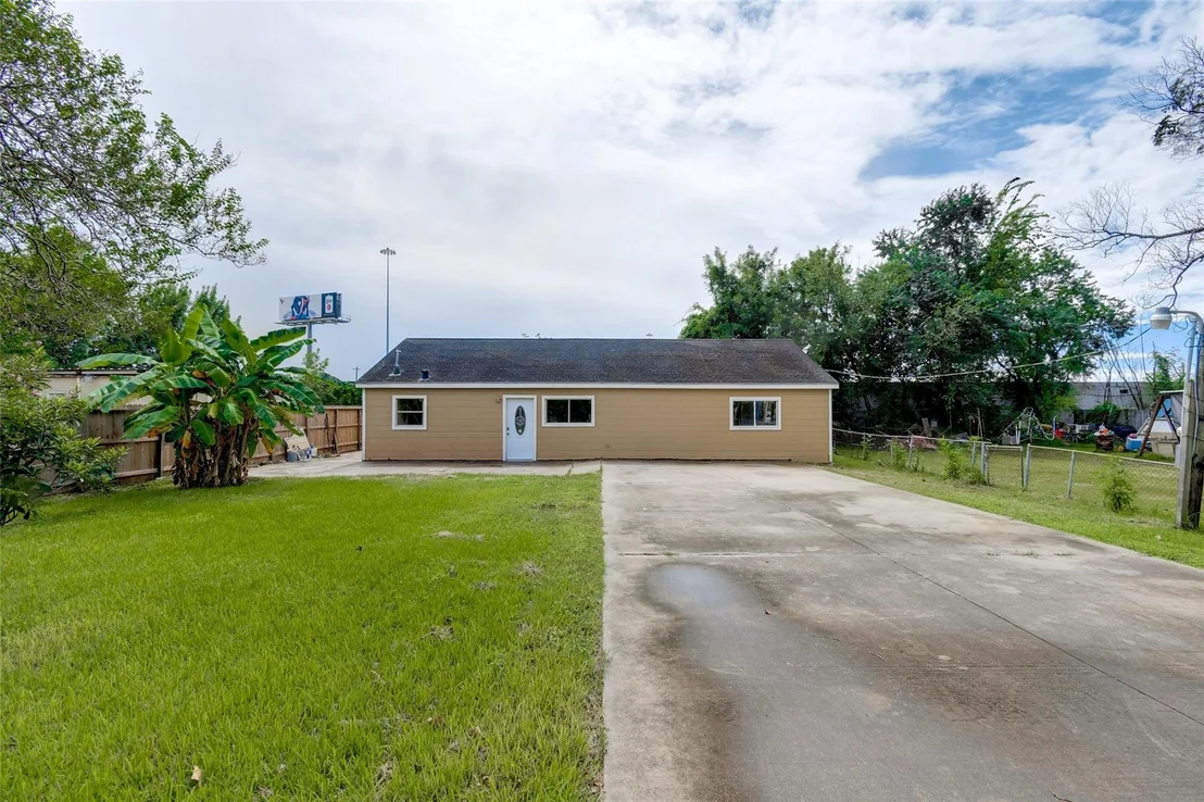 Photo of 3918 Cedar Hill Lane