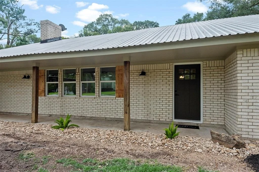 Photo of 3014 Inland Road