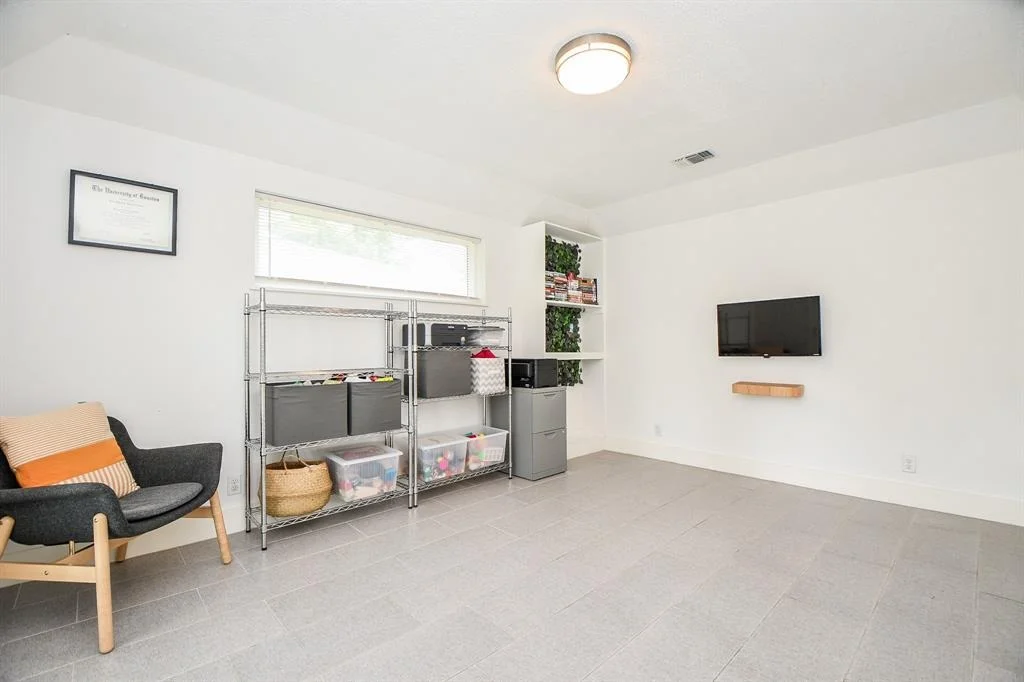 Photo of 9427 Springmont Drive