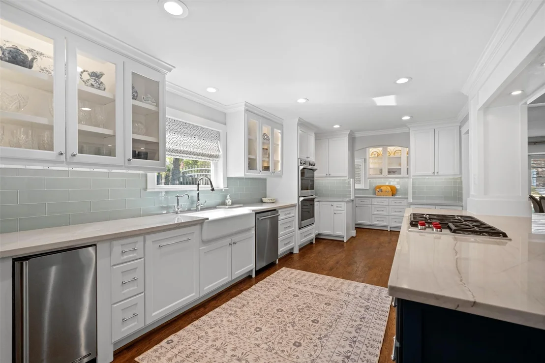 Photo of 14231 Carolcrest Drive