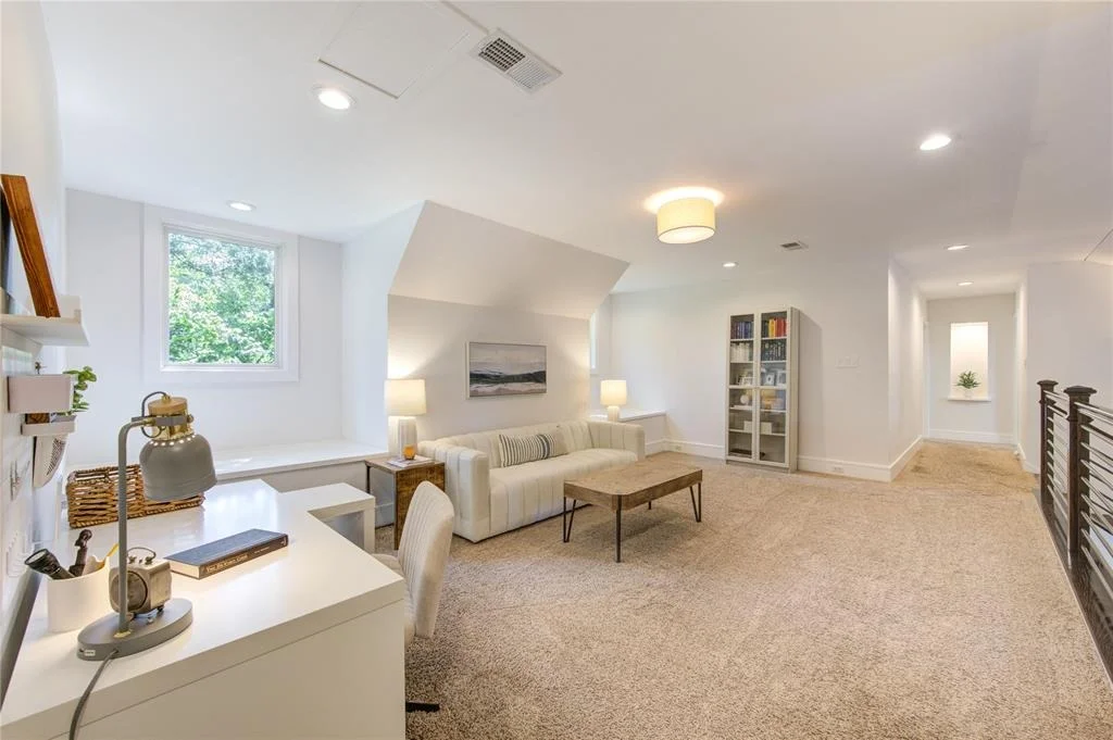 Photo of 1121 Lashbrook Drive