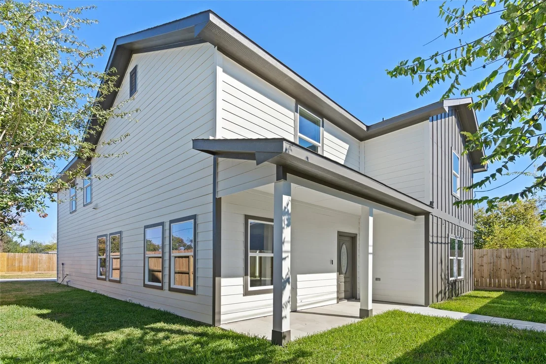 Photo of 813 Barbara Mae Street