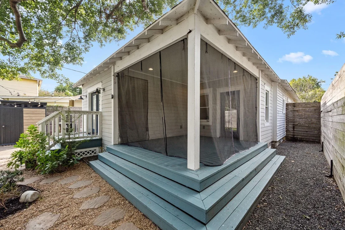 Photo of 1131 Walling Street