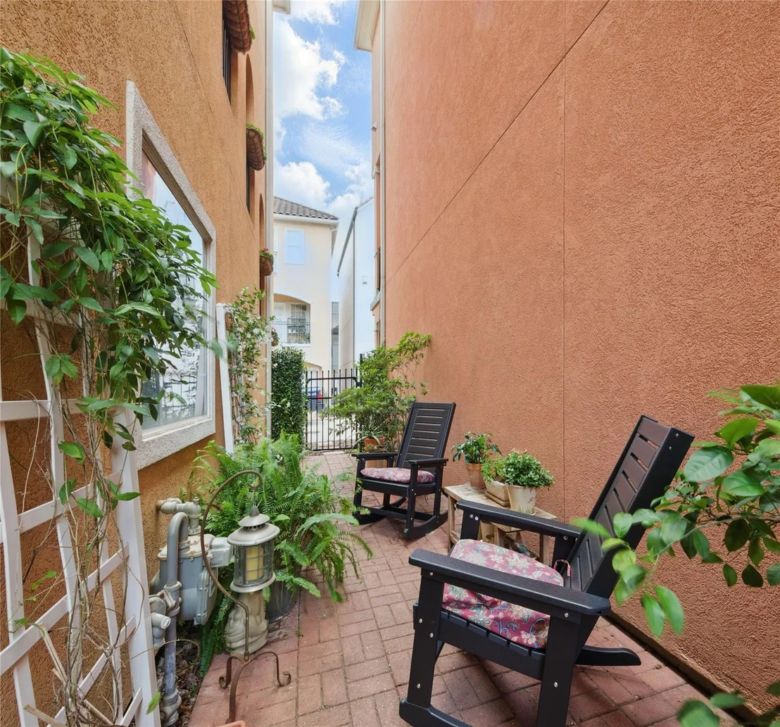 Photo of 7119 Laguna Villas