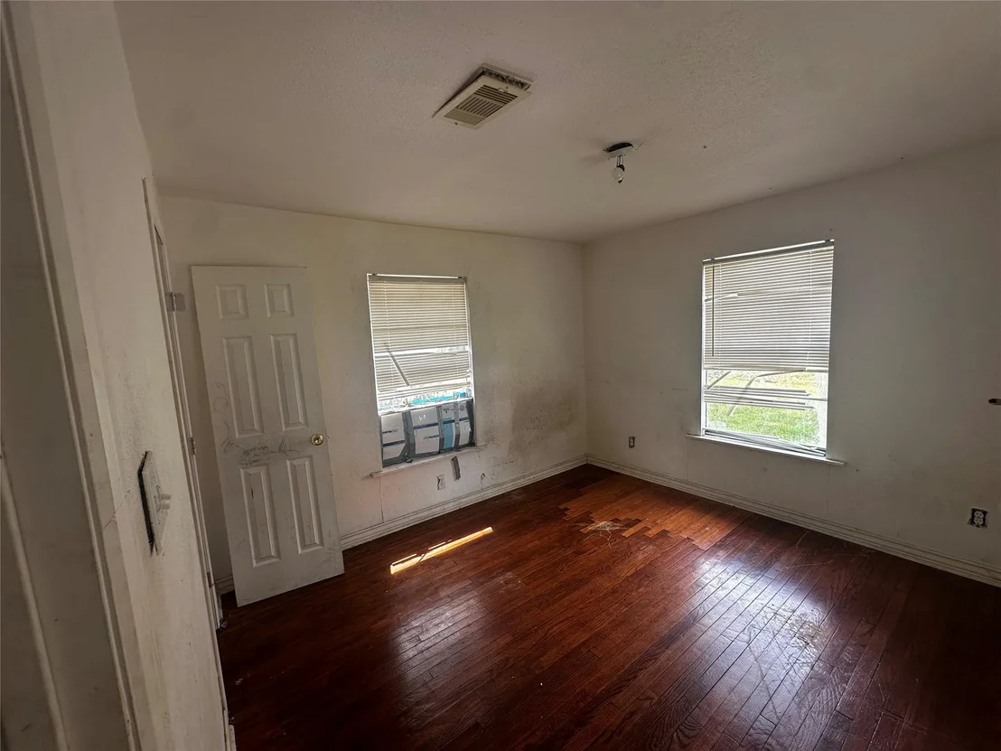 Photo of 1127 Niagara Street